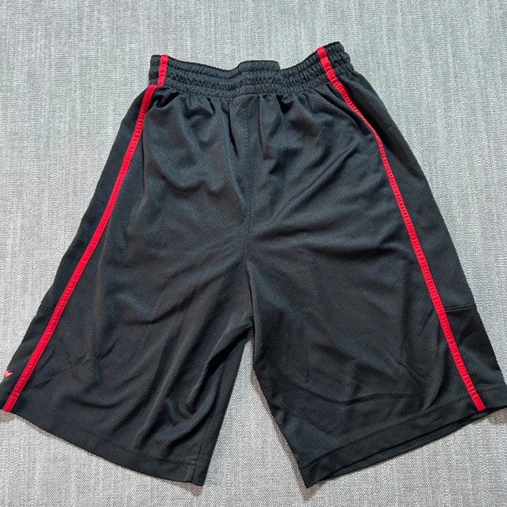 Jordan Basketball Shorts Mens Medium Black Red Mesh Jumpman Striped Athletic